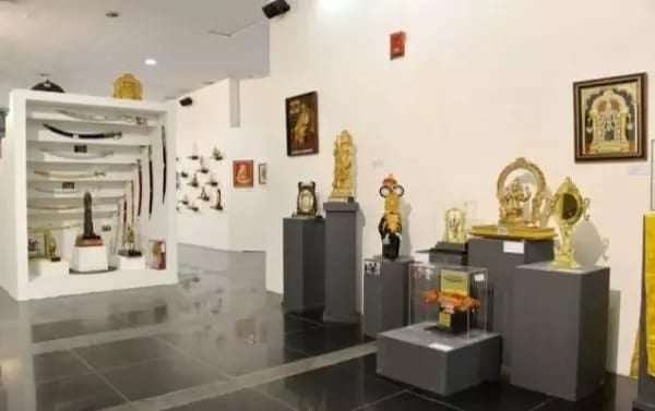 पीएम मोदी को मिले गिफ्ट की होगी ई नीलामी, जानिए गिफ्ट में क्या- क्या है शामिल