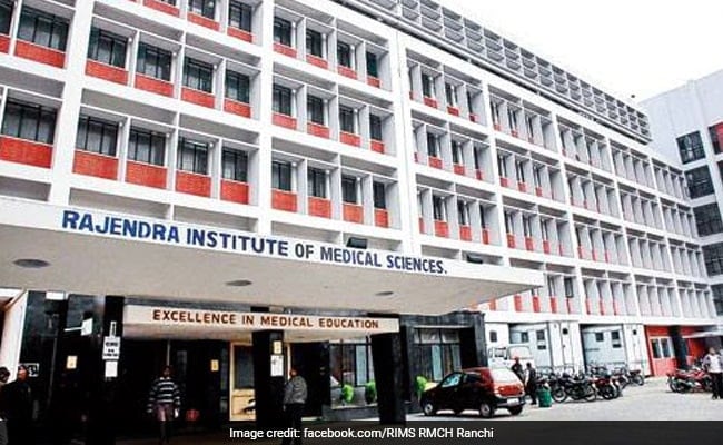 हाई कोर्ट ने RIMS को लगाई  फटकार, कहा-  सुनिश्चित करें दवा और इलाज