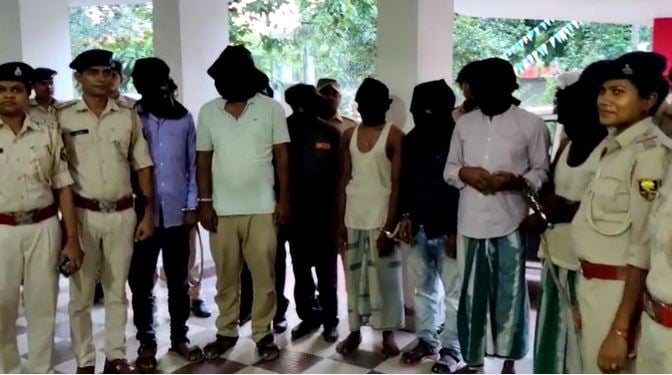 SIS वैन के कर्मी ही ले उड़े बैंक के 2 करोड़ रुपए, 8 लोग गिरफ्तार