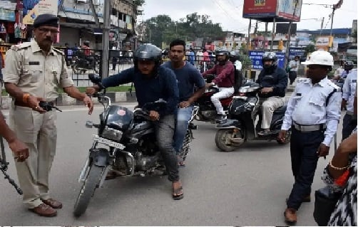 रांची में Traffic Rules का Violation करने वाले करीब 55 हजार लोगों का कटा चालान, जानिये कितनी हुई वसूली