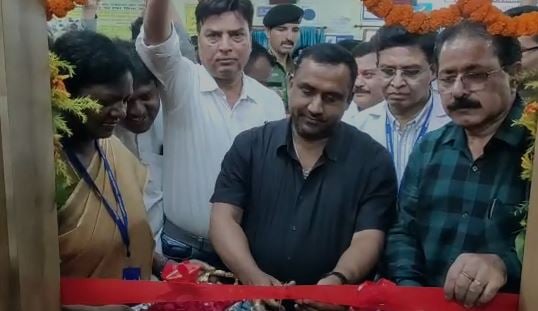 मंत्री बन्ना गुप्ता ने किया एनसीडी स्क्रीनिंग क्लीनिक का उद्घाटन, कहा- राज्य में ही हर प्रकार का होगा इलाज