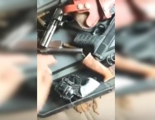 अवैध हथियारों के साथ सोशल मीडिया पर डाला वीडियो, पुलिस लगी पीछे