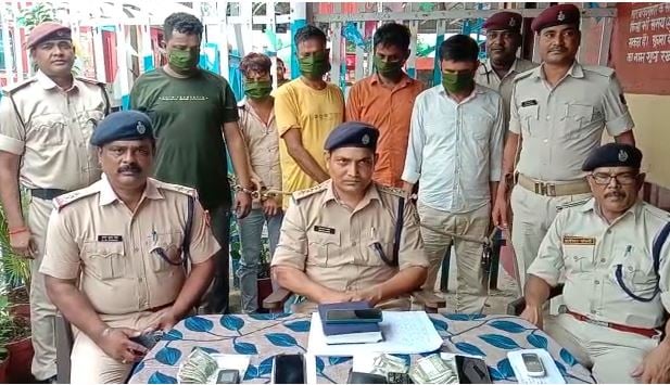 यात्रियों को नशे की गोली खिलाकर लूटने वाले गिरोह का पर्दाफाश, जानिये क्या-क्या हुआ बरामद