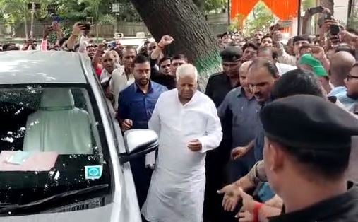 राजद सुप्रीमो लालू प्रसाद यादव अचानक पहुंचे पार्टी कार्यालय, कार्यकर्ताओं में मचा हड़कंप