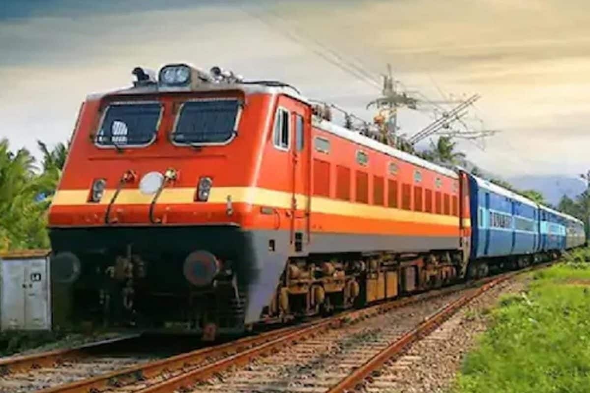 पंडित दीन दयाल उपाध्याय जंक्शन-गया रेलखंड पर वैगन पलटने से परिचालन प्रभावित ,जानें कौन सी ट्रेन किस रूट से चलेगी