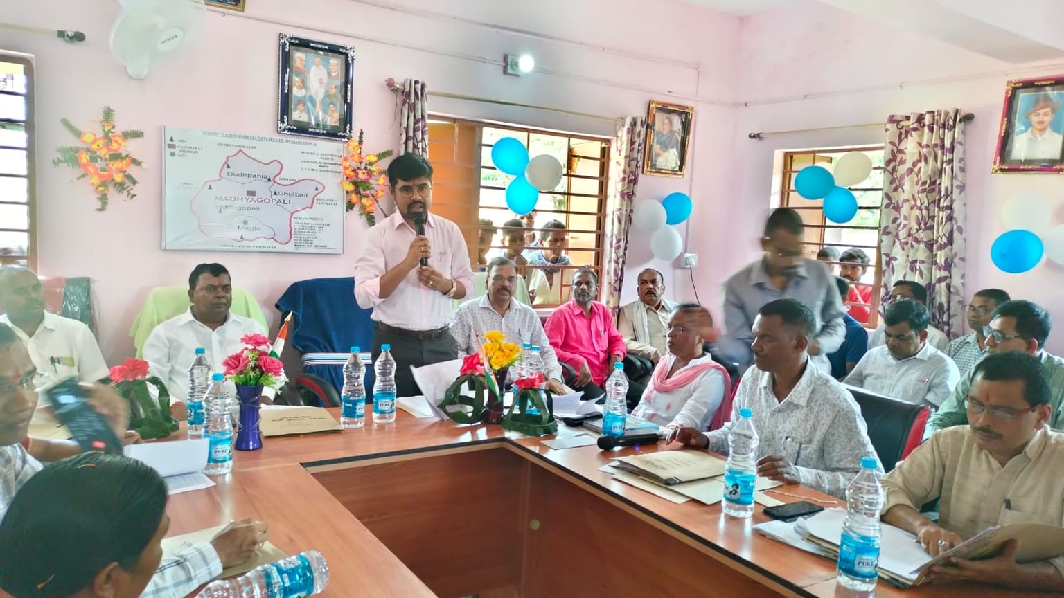 लोकसभा सांसद चंद्रप्रकाश चौधरी ने नक्सल प्रभावित दो पंचायतों को  लिया गोद, कहा करूंगा इनका विकास