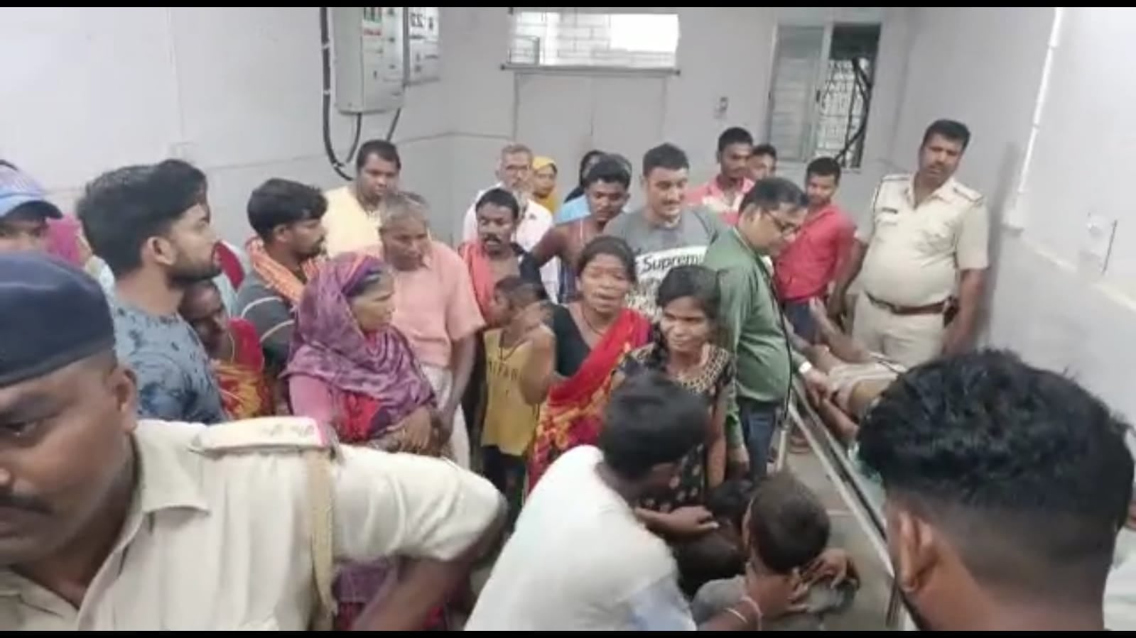 घर की इज्जत बचाना दो भाइयों को पड़ा मंहगा,एक की गई जान, तो दूसरा अस्पताल में भर्ती