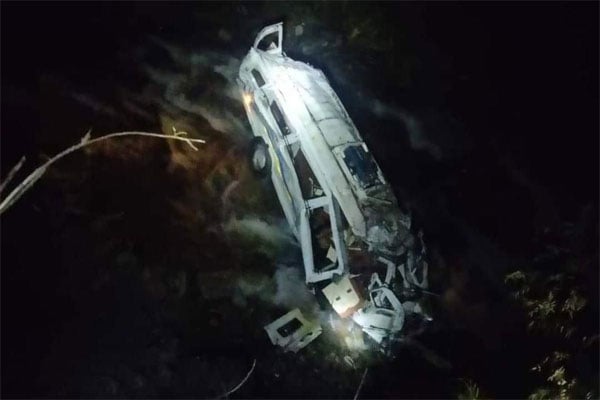 हिमाचल प्रदेश: कुल्लू में पर्यटकों से भरी गाड़ी खाई में गिरी, 7 की मौत कई घायल