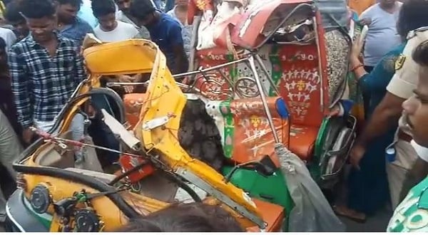 हादसा : पटना के फुलवारी शरीफ में भयंकर हादसा, टेम्पो पर गिरा ताड़ का पेड़, 2 लोगों की मौत