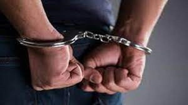 मोतीहारी : लूट की घटना को अंजाम देने आए हथियारबंद अपराधी को युवक ने पकड़ा, जानिए कैसे