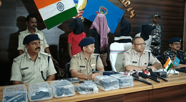प्रतिबंधित संगठन एनएसपीएम के पांच सदस्य गिरफ्तार, दस हथियार और 23 जिंदा कारतूस बरामद