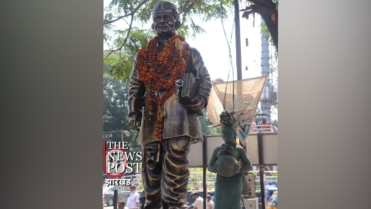 पॉलिटिक्स' का खेल देखना हो तो धनबाद के सिटी सेंटर गांधी चौक आइए