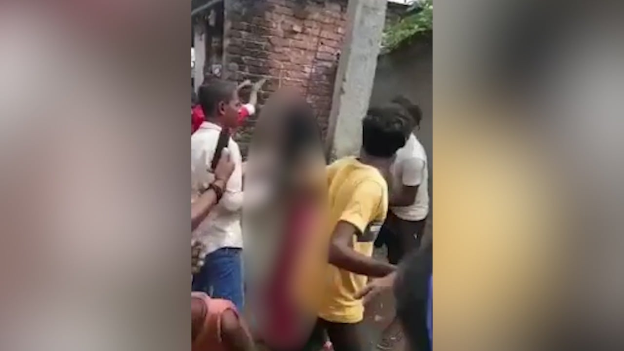 शर्मनाक: दरभंगा में डायन बता महिला को निर्वस्त्र कर जमकर की पिटाई, वीडियो हुआ वारयल