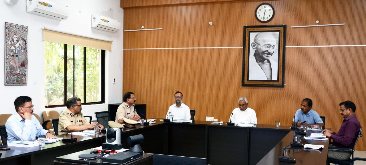 बिहार में बढ़ते अपराध को लेकर सीएम नीतीश ने अधिकारियों के साथ की अहम बैठक, दिए कई दिशा-निर्देश