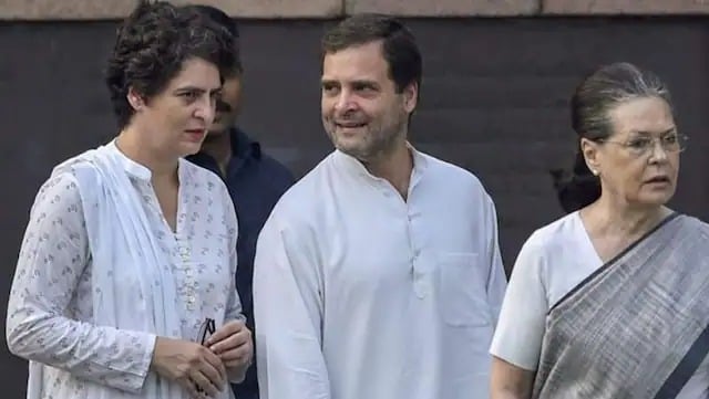 ‘भारत जोड़ो यात्रा’ में शामिल होने मैसूर पहुंची सोनिया गांधी, पहली बार इस यात्रा में दिखेंगे तीनों गांधी