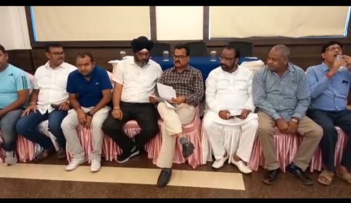 इंडियन ऑयल प्रबंधन के रवैये से टैंकर एसोसिएशन नाराज, पैट्रोलियम पदार्थों की सप्लाई ठप्प करने की दी चेतावनी