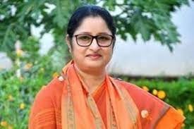 त्यौहार में भीड़ को लेकर केंद्रीय शिक्षा राज्यमंत्री ने लिया संज्ञान, रेल यात्रियों को राहत