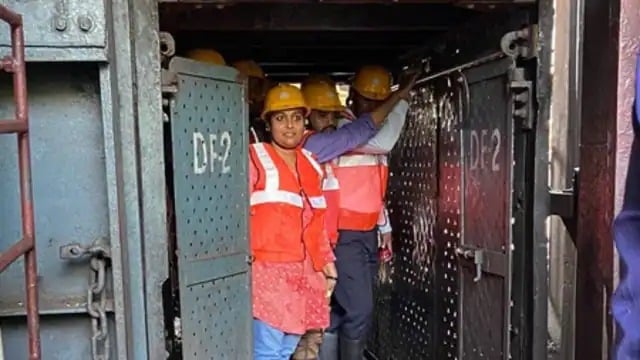 एशिया के गहरी खदानों में शुमार है धनबाद का मुनीडीह खदान, जानिए ऐसा क्यों