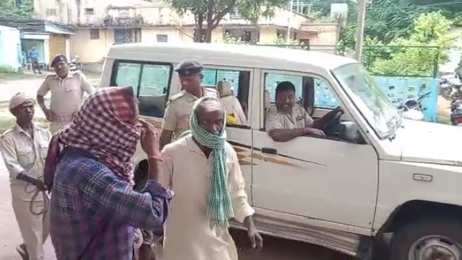 देवघर: पुलिस का नशा के खिलाफ अभियान तेज, दो गांजा तस्कर गिरफ्तार