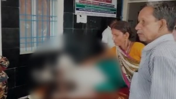 दुमका पेट्रोल कांड-2 : पीड़िता ने रिम्स में तोड़ा दम, सनकी आशिक ने युवती पर पेट्रोल छिड़क कर लगाया था आग