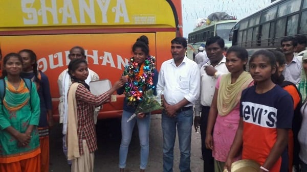 कच्चा मकान, पिता बीमार, घर में पैसे नहीं, फिर भी झारखंड की बेटी ने नहीं मानी हार, अब खेलेगी फीफा वर्ल्ड कप