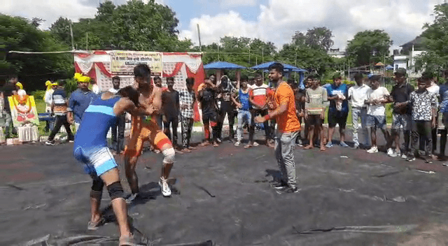 देवघर : मौका मिला तो जिला स्तरीय कुश्ती खिलाड़ियों की जल्द बनेगी राष्ट्रीय पहचान !