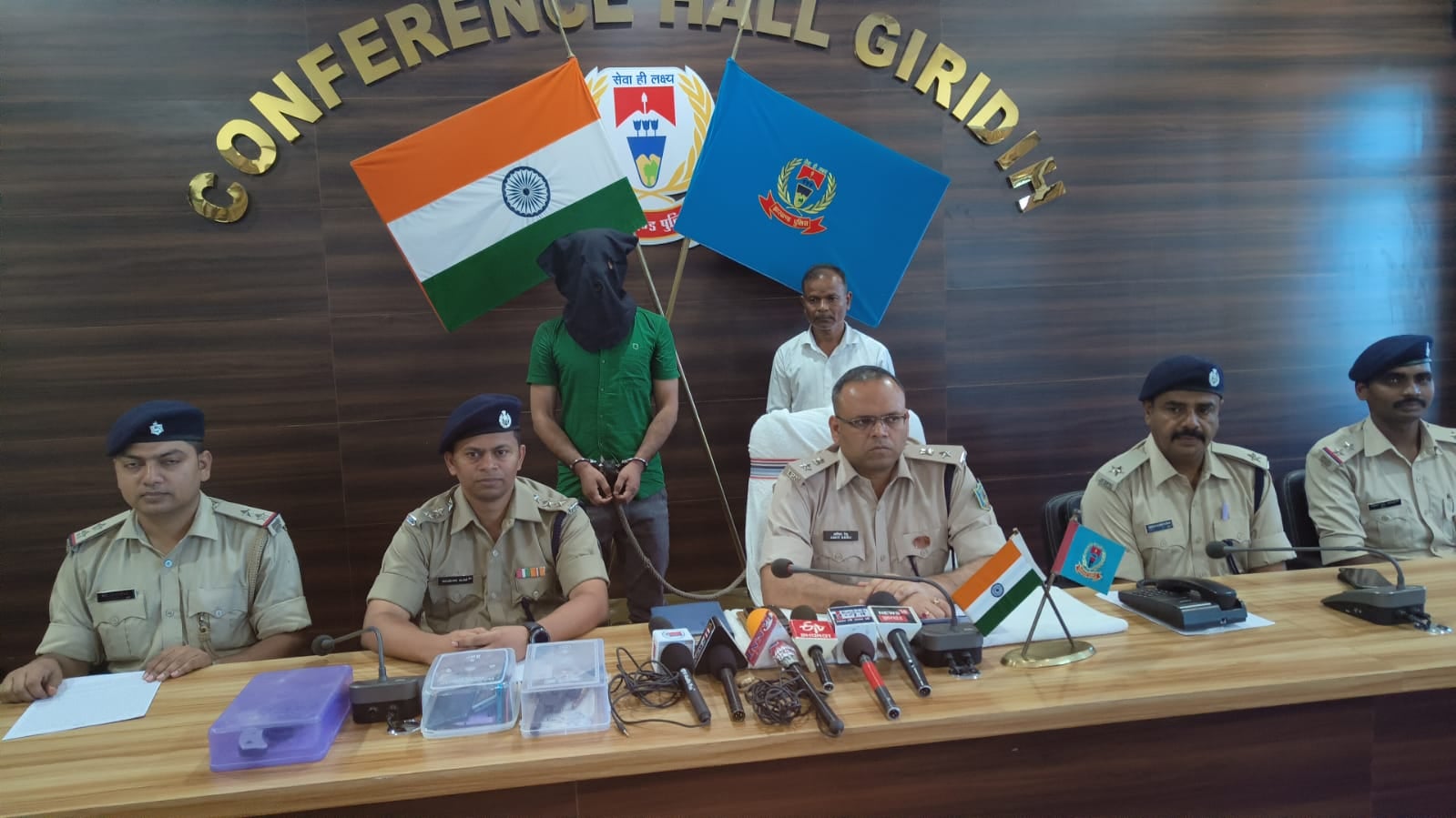 गिरिडीह : 30 आपराधिक मामलों में फरार एनएसपीएम का सरगना गिरफ्तार, देसी पिस्तौल और कई रांउड जिंदा कारतूस बरामद