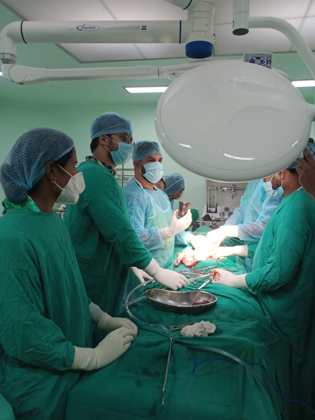 22 वर्ष के युवक के पेट में फंसा था स्टील का ग्लास, PMCH के डॉक्टरों ने सर्जरी कर निकाला बाहर