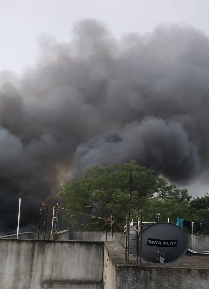 रांची:  एयरटेल के वेयरहाउस में लगी भीषण आग, लाखों का नुकसान