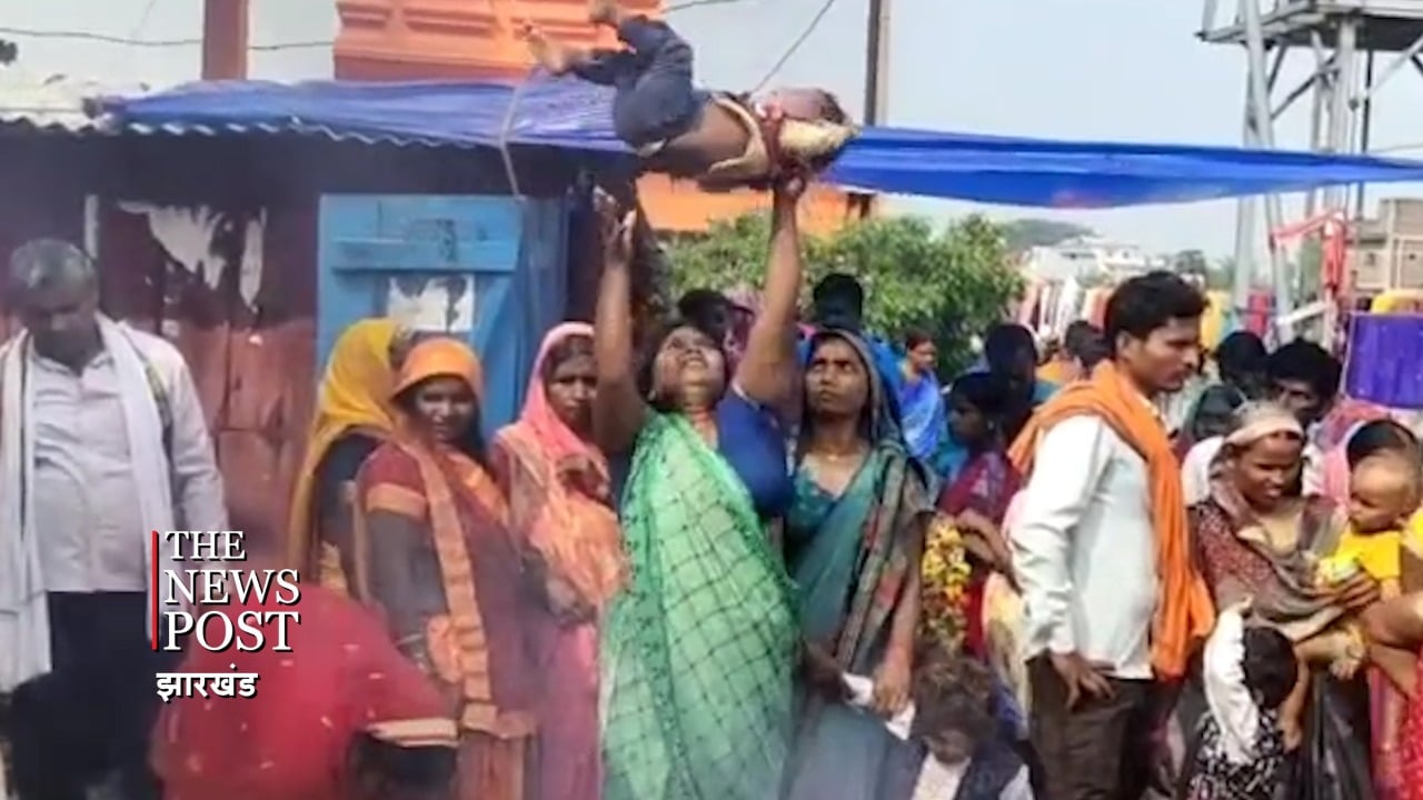 झारखंड के पलामू में नवरात्रि में लगता है भूत मेला, सरेआम चल रहीं ओझा गुनी की दुकानें