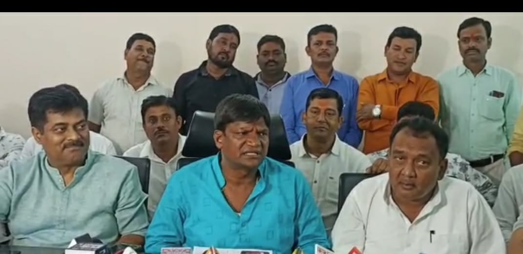 कोयले की खनक पर नाच रही कोयलांचल की राजनीति , ढुल्लू कहते हम सही तो जलेश्वर अपने को पाक साफ़ बता रहे