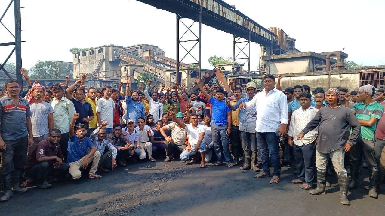 DHANBAD चासनाला में भाजपा और सिंह मेन्शन को एकसाथ मजदूरों ने घेरा,पहुंची रागिनी सिंह, जानिए फिर क्या हुआ