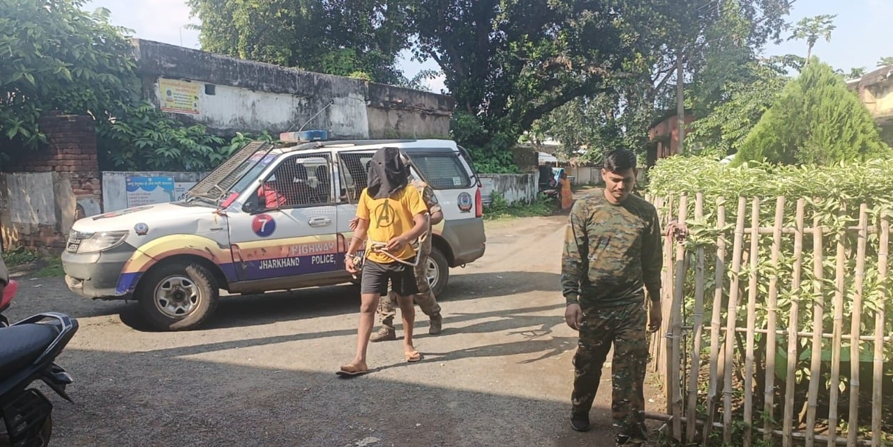 दुमका : युवक ने विकलांग नाबालिग का किया यौन शोषण, आरोपी गिरफ्तार