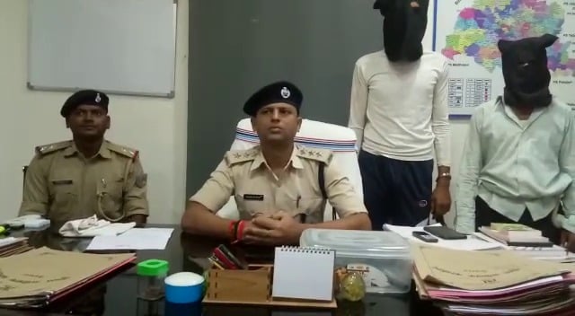 देवघर: रिंकू पूरी हत्या मामले में दो गिरफ्तार, मोटरसाइकिल और देशी कट्टा बरामद