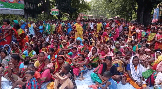 जामताड़ा में अनशन कार्यक्रम, अजय मिश्रा से इस्तीफे की मांग