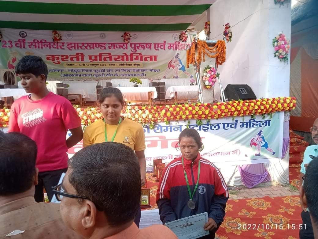 सिमडेगा की महिला पहलवान सरस्वती कुमारी ने जीता राज्य स्तरीय सीनियर कुश्ती प्रतियोगिता में कांस्य पदक
