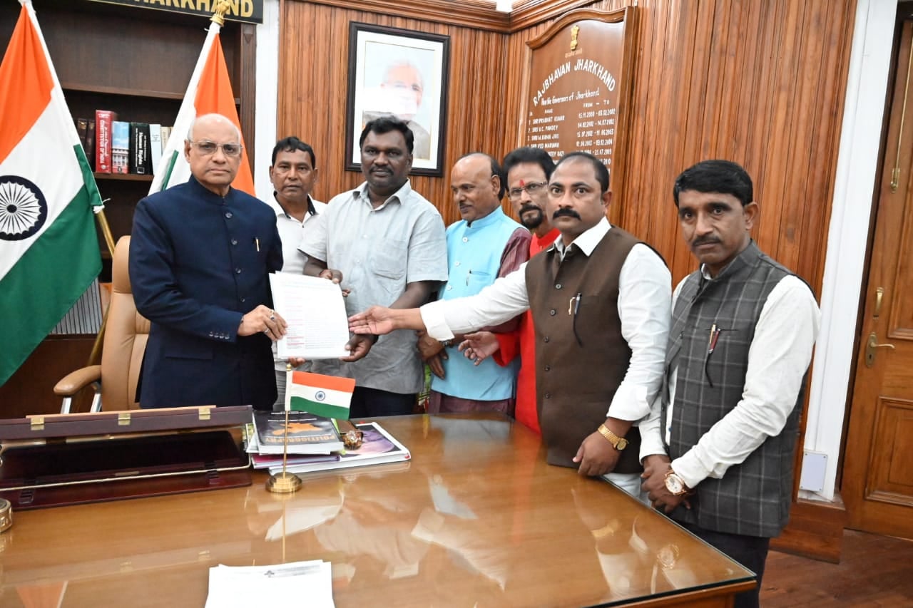 राज्यभर में दलितों पर हो रहे अत्याचार की शिकायत लेकर राजभवन पहुंची भाजपा