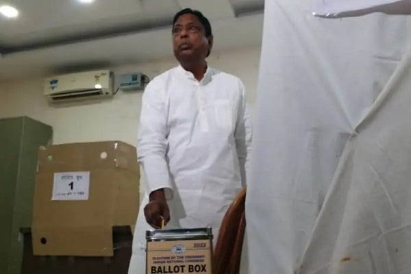 कांग्रेस अध्यक्ष पद चुनाव के लिए झारखंड के 25 डेलीगेट्स ने नहीं डाला वोट, मतपेटी भेजी गई दिल्ली