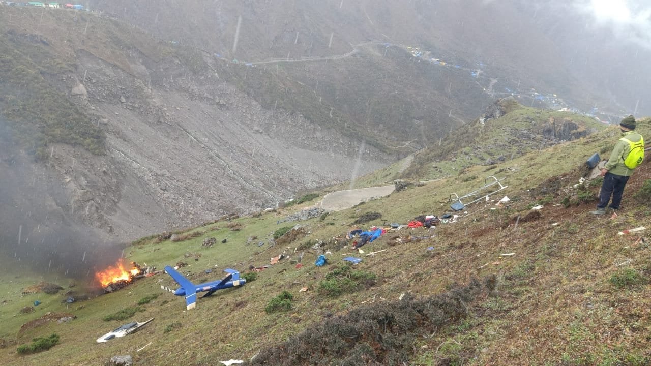 केदारनाथ में हेलिकॉप्टर दुर्घटनाग्रस्त,7 लोग थे सवार, जानिए क्या हुआ