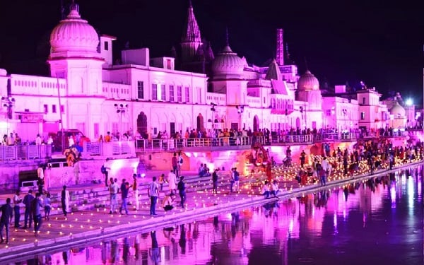 Deepotsav In Ayodhya : कार्यक्रम में PM मोदी होंगे शामिल, इस बार 15 लाख दीपक जलाकर बनेगा नया विश्व रिकॉर्ड, तैयारियां लगभग पूरी