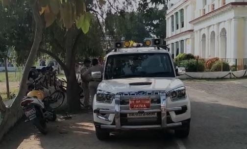 पटना कॉलेज कैंपस में बमबारी और पत्थरबाजी, दो छात्र गुटों के बीच हुई भिड़त