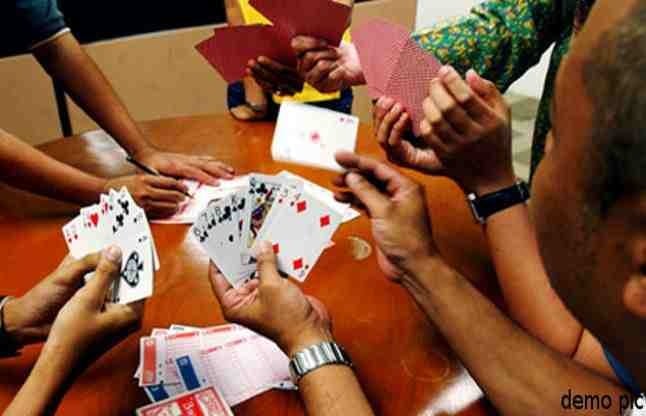 DHANBAD: गए थे बेचारे 'लक्ष्मी 'की कृपा जानने, लग गए पुलिस के हाथ