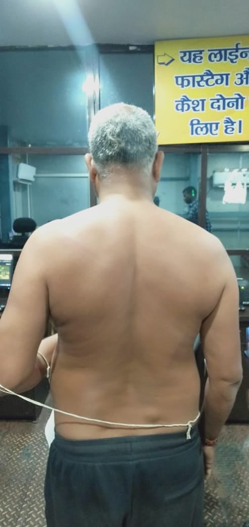 झारखंड पुलिस की गुंडागर्दी , टोल प्लाजा कर्मियों ने मांगे पैसे तो जमकर काटा बवाल