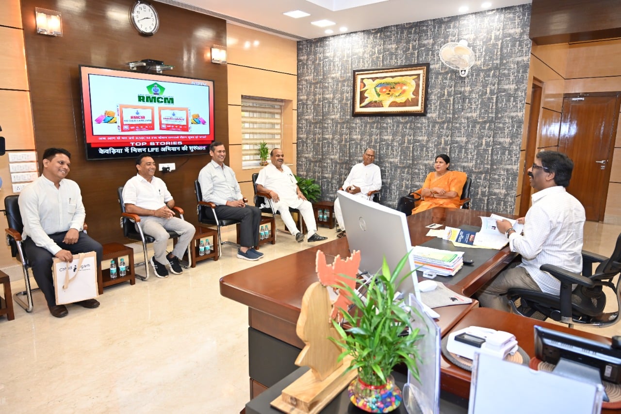 रायपुर में तृतीय राष्ट्रीय आदिवासी नृत्य महोत्सव का होगा आयोजन, सीएम हेमंत को मिला न्योता