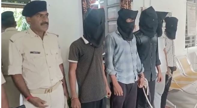 देवघर: मनीष झा हत्याकांड का पुलिस ने किया खुलासा, 7 अपराधी गिरफ्तार