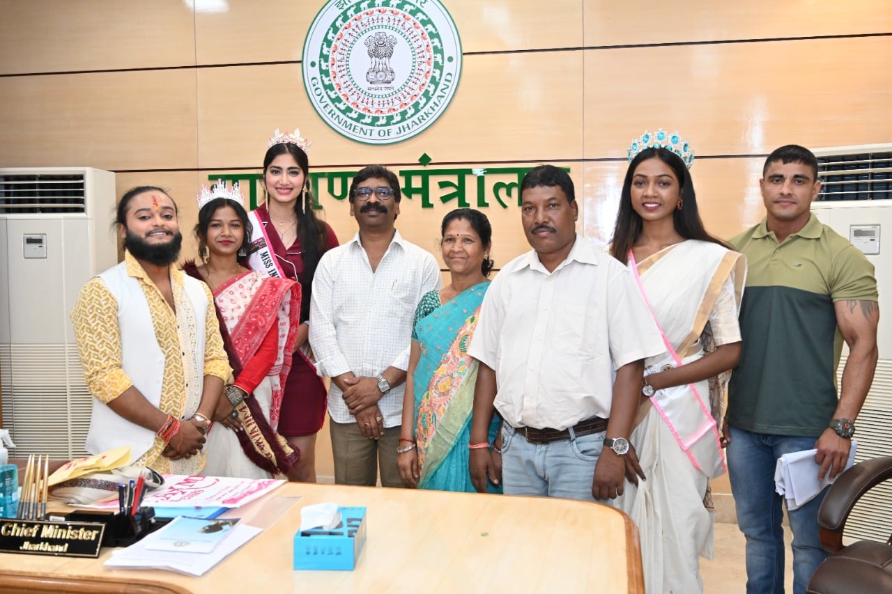 झारखंड का नाम रौशन करने वाली सुंदरियों ने सीएम हेमंत से की मुलाकात, मुख्यमंत्री ने सभी को बधाई और शुभकामनाएं दी