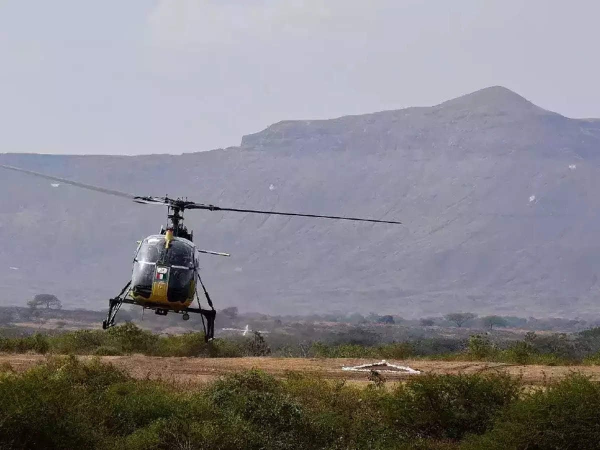 अरुणाचल प्रदेश में भारतीय सेना का हेलिकाप्टर क्रैश, राहत कार्य जारी