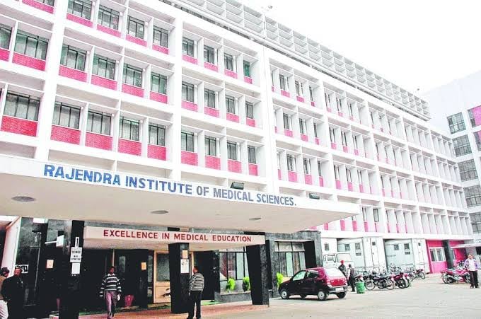 रिम्स में डॉक्टरों की लगाई गई इमरजेंसी ड्यूटी, बर्न वार्ड में चुनौती से निपटने की तैयारी पूरी