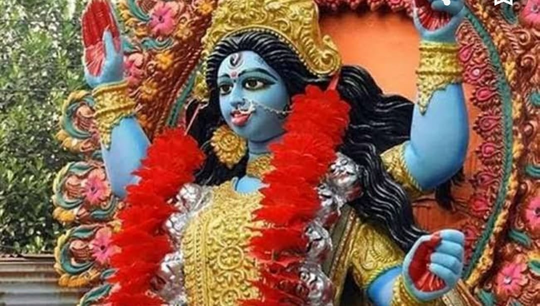 चौंकिए नहीं, धनबाद के 500 मीटर गहरी खदान में बिना धूप, दीप के होती है माँ काली की पूजा ,जानिए क्यों