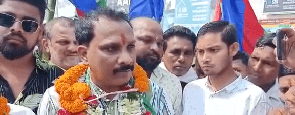 साढ़े तीन महीने जेल में रहने के बाद आजसू के केंद्रीय सचिव हरेलाल महतो बेल पर बाहर, गाजे-बाजे  के साथ स्वागत